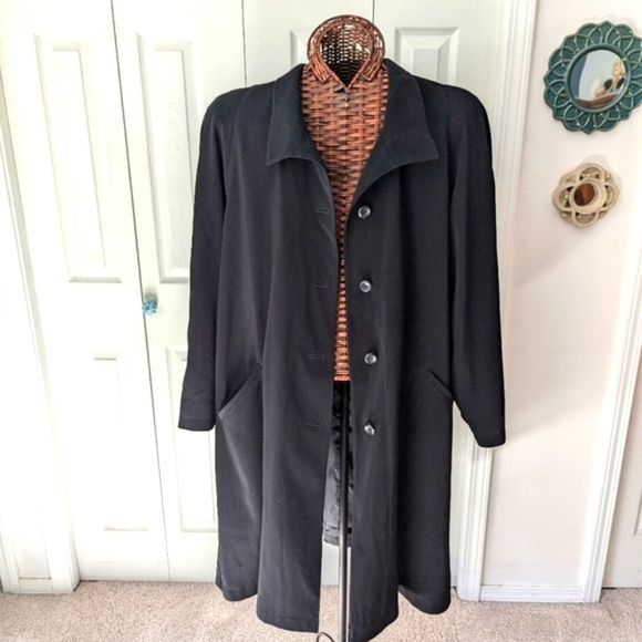 Vintage Women's Black Raglan Sleeve Fully Lined Rain/Trench Coat Button Front - Picture 6 of 13